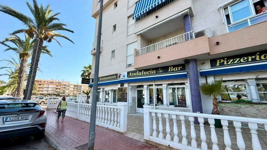 101m² commercial property for sale, Guardamar del Segura, Spain No. 3131 № 11
