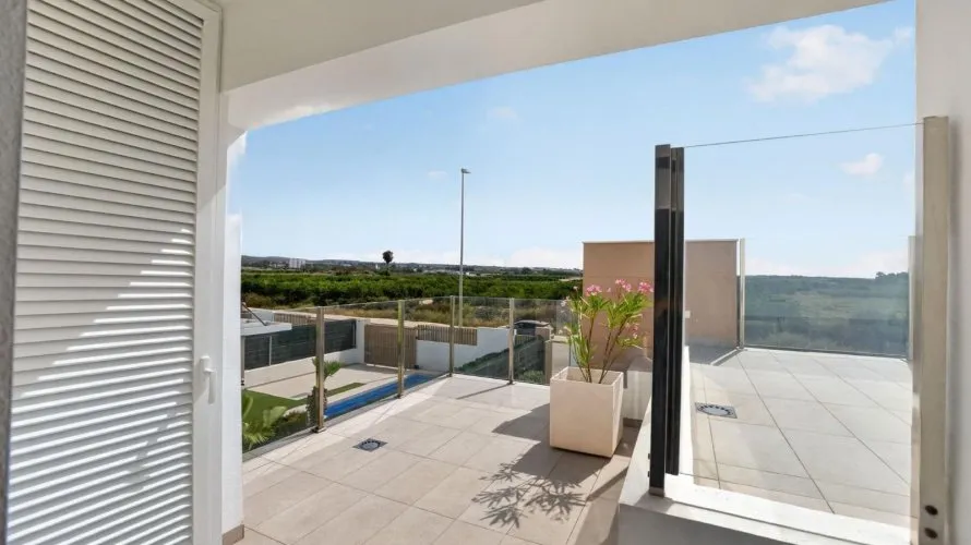 178m² villa for sale, Guardamar del Segura, Spain No. 3053 № 1