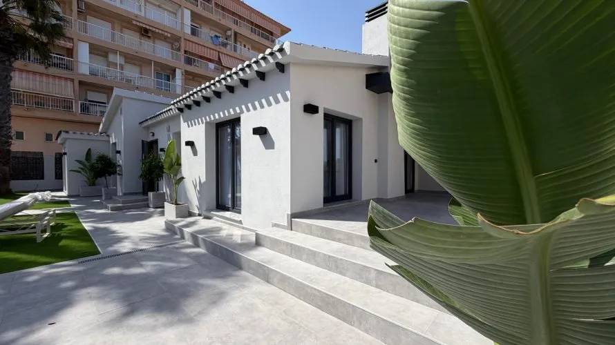 4 bedrooms villa for sale, Torrevieja, Spain No. 3132 № 12