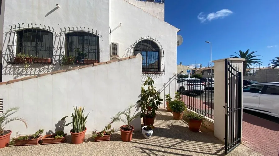 3 bedrooms apartment for sale, Torrevieja, Spain No. 3280 № 3