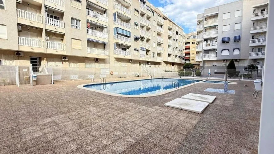 1 bedroom apartment for sale, Torrevieja, Spain No. 3264 № 17