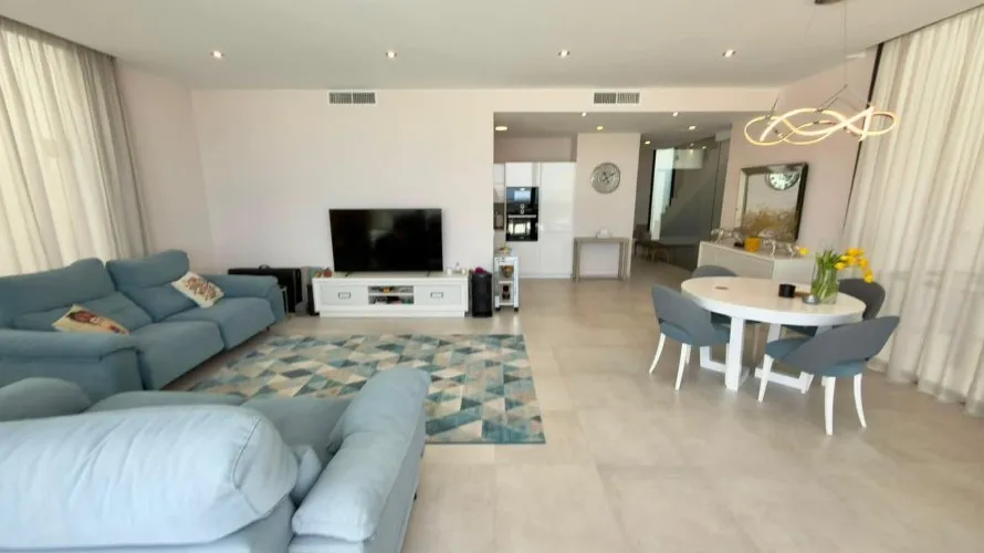 4 bedrooms villa for sale, Calpe, Spain No. 3204 № 9