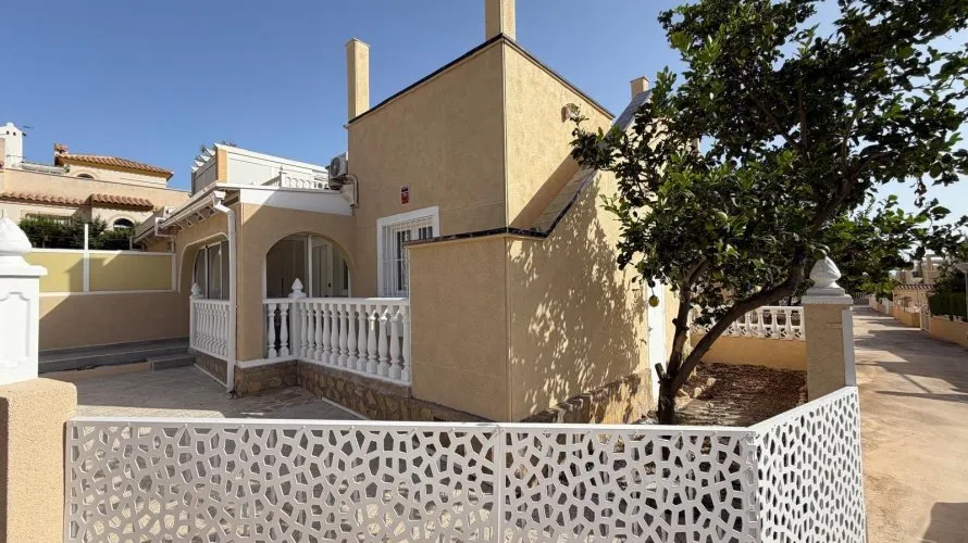 2 bedrooms house for sale, Torrevieja, Spain No. 3210 № 28