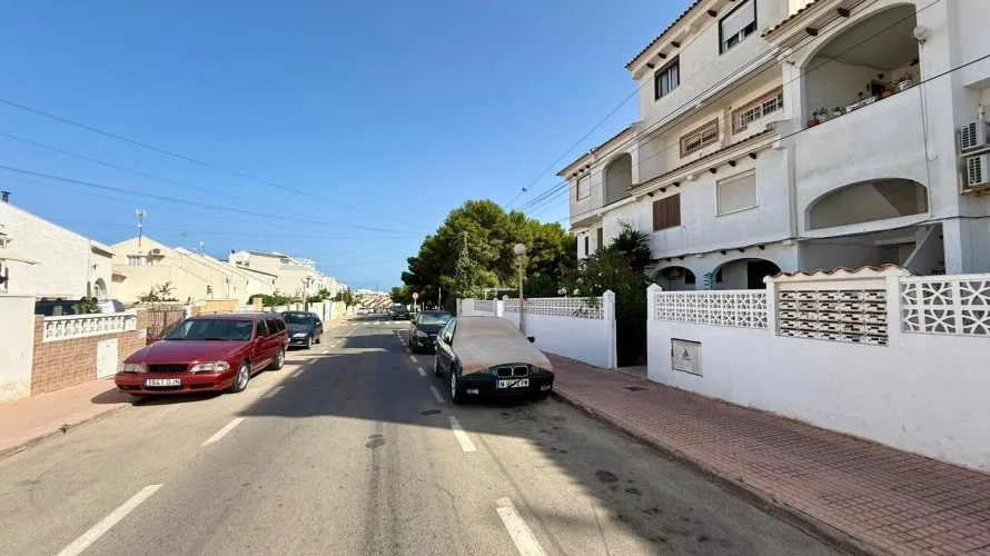 1 bedroom penthouse for sale, Torrevieja, Spain No. 3275 № 1