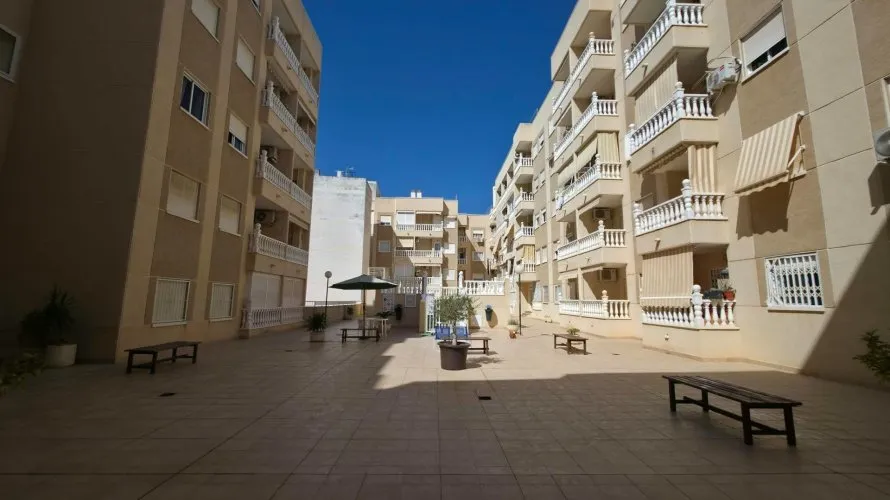 3 bedrooms apartment for sale, Torrevieja, Spain No. 3237 № 2