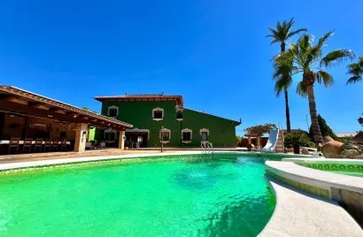 4 bedrooms villa for sale, Almoradi, Spain No. 3352