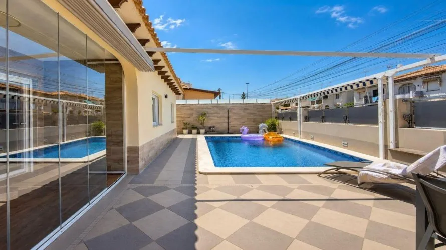 5 bedrooms house for sale, Los Balcones, Spain No. 3393 № 28
