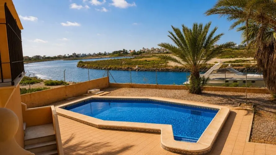 3 bedrooms villa for sale, La Manga del Mar Menor, Spain No. 3268 № 1