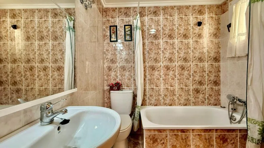 2 bedrooms apartment for sale, Torrevieja, Spain No. 3198 № 11